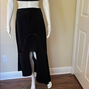Beautiful Ellery Black High-Low Midi Skirt with Curved Front Slit